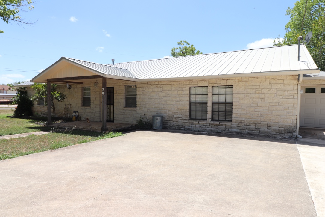 Home for sale in Ingram, TX