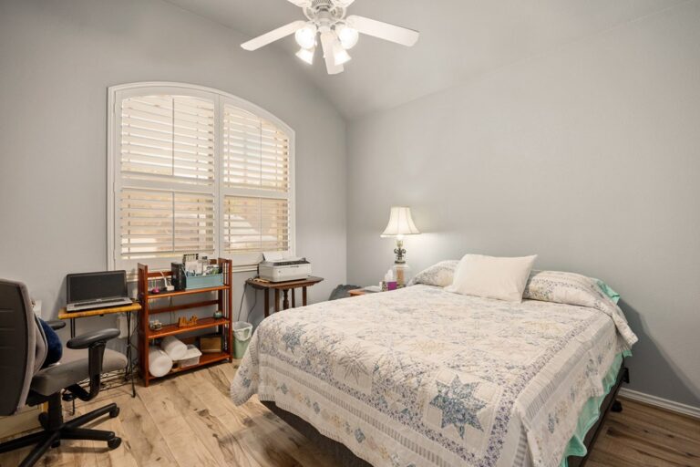 1233 Hilltop Road, Kerrville, TX