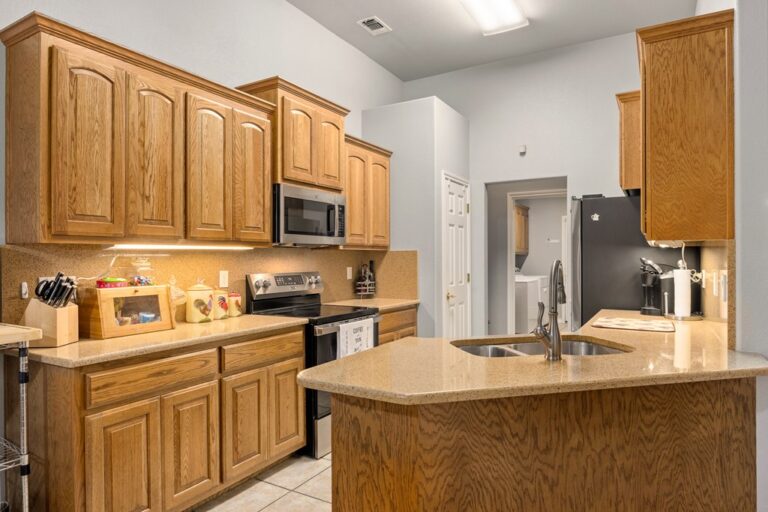 1233 Hilltop Road, Kerrville, TX