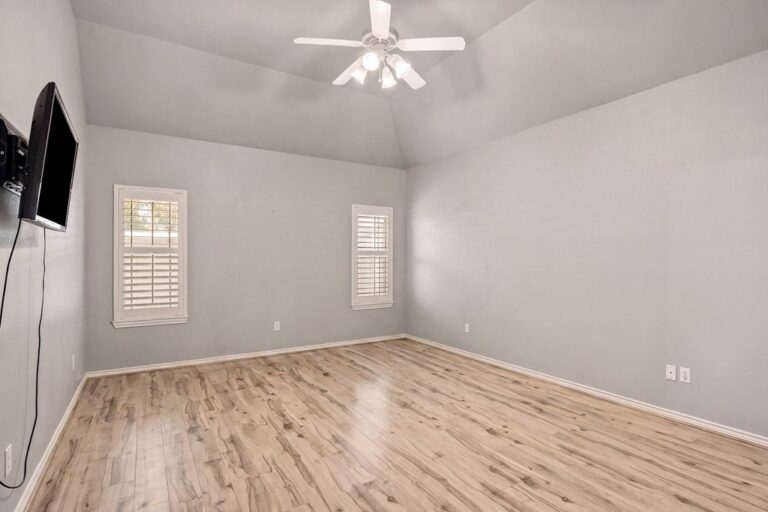 1233 Hilltop Road, Kerrville, TX