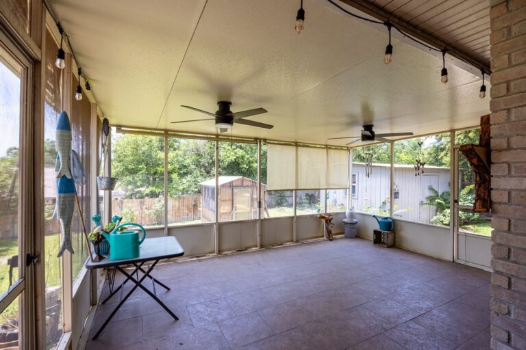 1233 Hilltop Road, Kerrville, TX