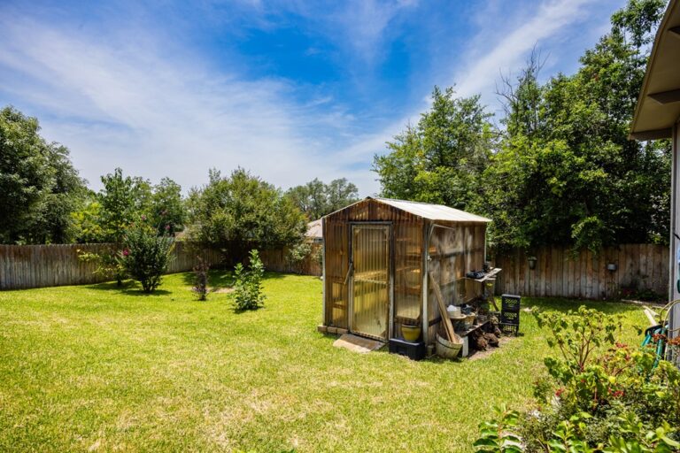 1233 Hilltop Road, Kerrville, TX