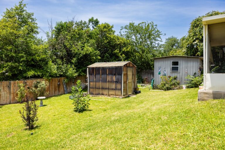 1233 Hilltop Road, Kerrville, TX