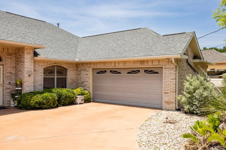 1233 Hilltop Road, Kerrville, TX