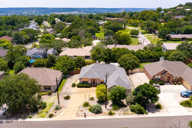 1233 Hilltop Road, Kerrville, TX
