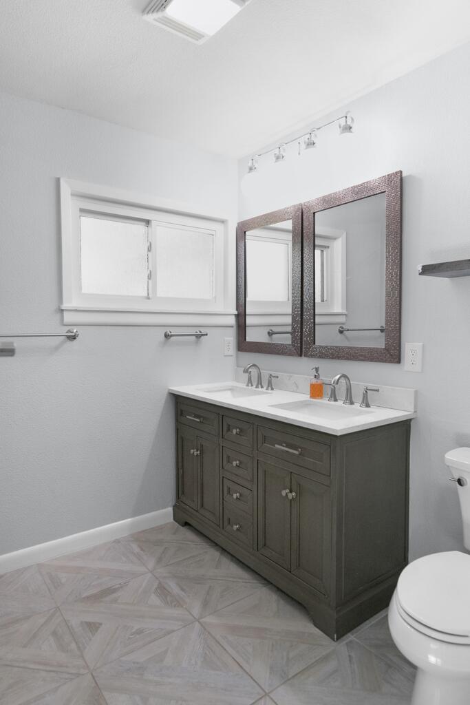 1232 Virginia Drive, Kerrville, TX 78028